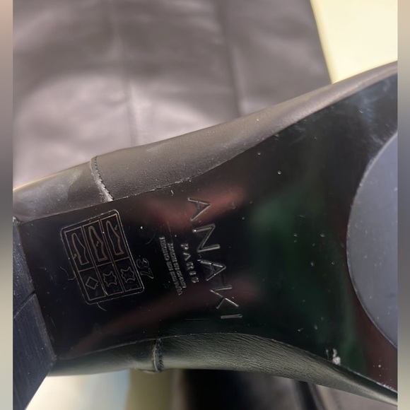 Anaki Paris Euro Leather Black Heeled Boots with Chunky Block Heel - Picture 6 of 7